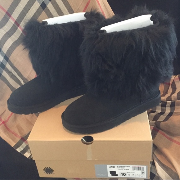 sheepskin cuff ugg boots black